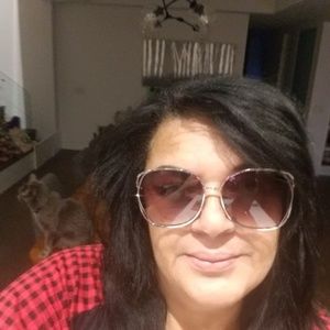 Meet your Posher, Debra